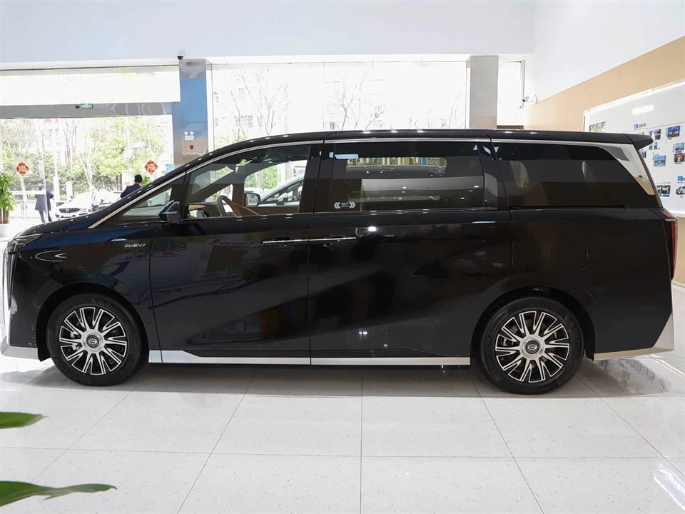 GAC Trumpchi E9 RHD MPV best